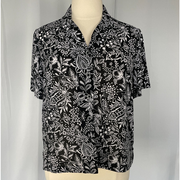 Casual Top Plus Size 18 Black White Floral Button Up Short Sleeve Boho Tropical - Picture 1 of 12